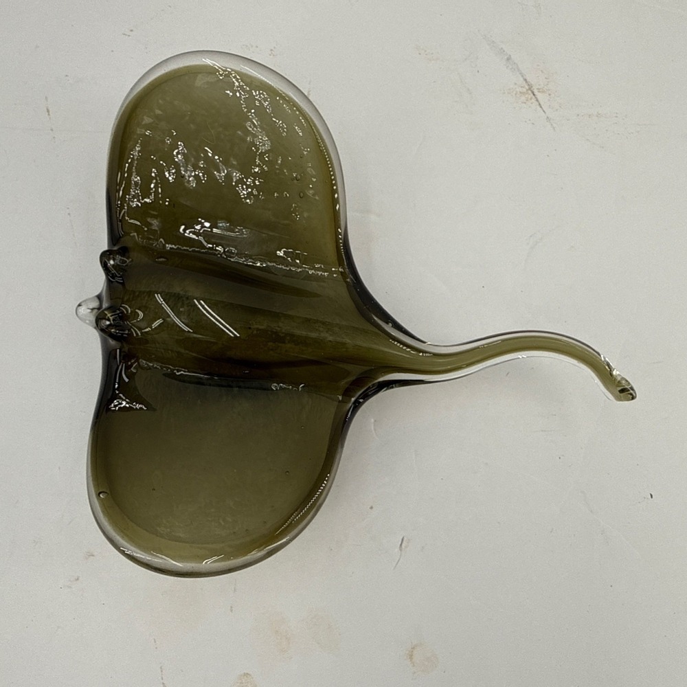 Handmade‎ Blown Art Glass Stingray Sculpture Paperweight Smokey Green